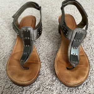 Me Too size 8.5 metallic sandals‎